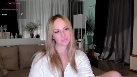 Snapshot of libby_nora chatting on January 10, 2025, 5:37 am Libby online show from January 10, 2025, 5:37 am