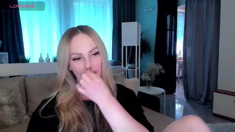 Snapshot of libby_nora chatting on February 5, 2025, 1:22 pm Libby online show from February 5, 2025, 1:22 pm