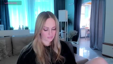 Snapshot of libby_nora chatting on February 7, 2025, 9:16 am Libby online show from February 7, 2025, 9:16 am