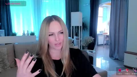 Snapshot of libby_nora chatting on February 7, 2025, 12:17 pm Libby online show from February 7, 2025, 12:17 pm