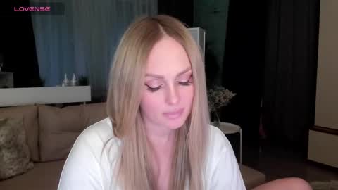 Snapshot of libby_nora chatting on February 12, 2025, 2:54 pm Libby online show from February 12, 2025, 2:54 pm