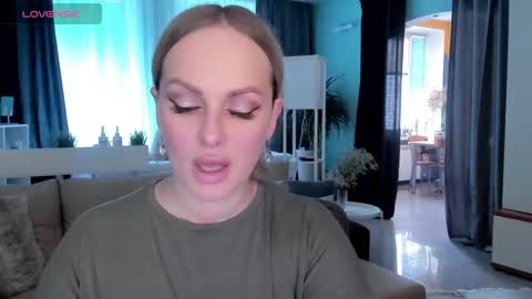 Snapshot of libby_nora chatting on February 14, 2025, 11:53 am Libby online show from February 14, 2025, 11:53 am