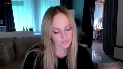 Snapshot of libby_nora chatting on February 24, 2025, 2:15 pm Libby online show from February 24, 2025, 2:15 pm