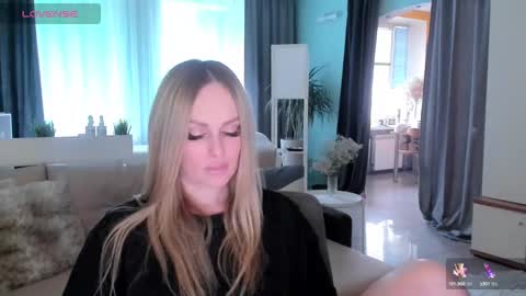 Snapshot of libby_nora chatting on February 27, 2025, 12:45 pm Libby online show from February 27, 2025, 12:45 pm