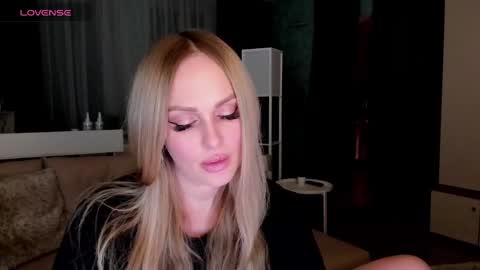 Snapshot of libby_nora chatting on March 4, 2025, 4:52 pm Libby online show from March 4, 2025, 4:52 pm