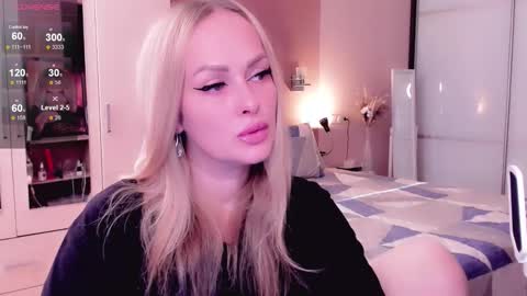 Snapshot of libby_nora chatting on October 8, 2025, 10:46 am Libby online show from October 8, 2025, 10:46 am