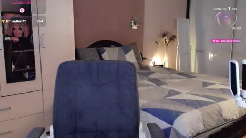 Snapshot of libby_nora chatting on October 28, 2025, 10:52 am Libby online show from October 28, 2025, 10:52 am