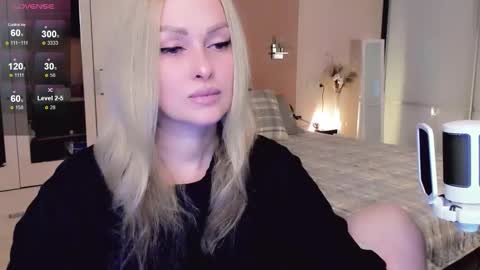 Snapshot of libby_nora chatting on November 11, 2025, 10:15 am Libby online show from November 11, 2025, 10:15 am