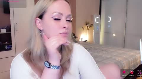 Snapshot of libby_nora chatting on November 19, 2025, 10:15 am Libby online show from November 19, 2025, 10:15 am