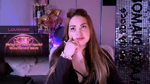 libra_mia online show from November 27, 2025, 12:07 pm