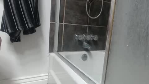 Snapshot of lickurlipz1 chatting on February 5, 2026, 8:52 am lickurlipz1 online show from February 5, 2026, 8:52 am