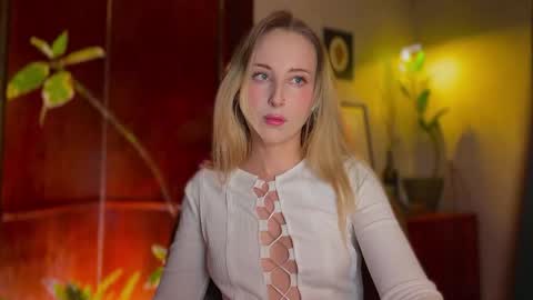 Snapshot of lierie chatting on February 22, 2026, 5:22 pm its my birthday today so im offline but id be so happy if you felt like sending me a birthday love while im away online show from February 22, 2026, 5:22 pm