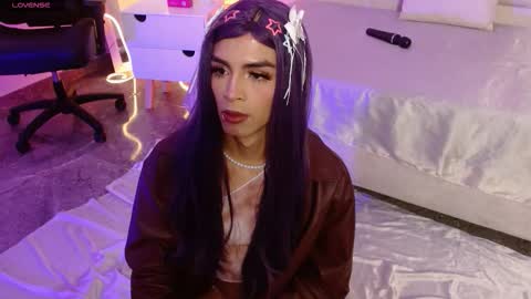 LIHIAN online show from September 11, 2025, 3:39 am