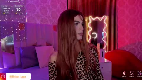 LIHIAN online show from October 22, 2025, 3:51 am