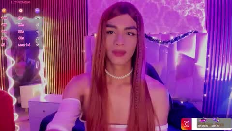 LIHIAN online show from November 24, 2025, 4:56 am