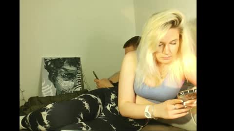 lii_gong_ online show from March 27, 2026, 12:27 pm