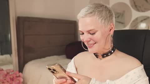 Snapshot of likaaberry chatting on September 16, 2025, 5:03 pm likaaberry online show from September 16, 2025, 5:03 pm