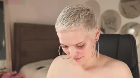 Snapshot of likaaberry chatting on September 18, 2025, 4:20 pm likaaberry online show from September 18, 2025, 4:20 pm