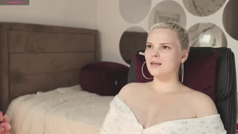 Snapshot of likaaberry chatting on September 21, 2025, 4:19 pm likaaberry online show from September 21, 2025, 4:19 pm