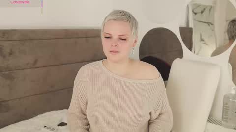 Snapshot of likaaberry chatting on September 30, 2025, 12:43 pm likaaberry online show from September 30, 2025, 12:43 pm