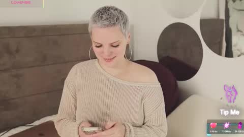 Snapshot of likaaberry chatting on October 3, 2025, 10:23 am likaaberry online show from October 3, 2025, 10:23 am