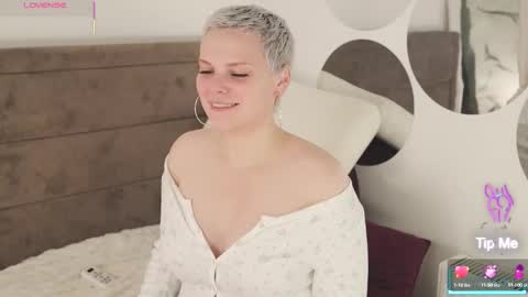 Snapshot of likaaberry chatting on October 4, 2025, 10:46 am likaaberry online show from October 4, 2025, 10:46 am