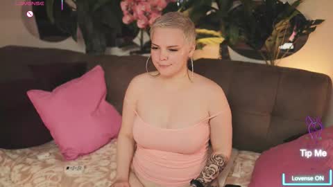 Snapshot of likaaberry chatting on October 17, 2025, 2:59 am likaaberry online show from October 17, 2025, 2:59 am