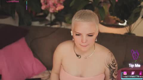 Snapshot of likaaberry chatting on October 24, 2025, 3:47 am likaaberry online show from October 24, 2025, 3:47 am