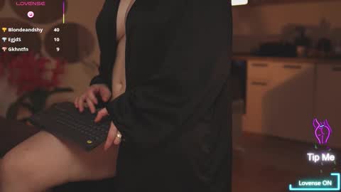 Snapshot of likaaberry chatting on October 28, 2025, 3:14 pm likaaberry online show from October 28, 2025, 3:14 pm