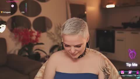 Snapshot of likaaberry chatting on October 29, 2025, 6:09 pm likaaberry online show from October 29, 2025, 6:09 pm