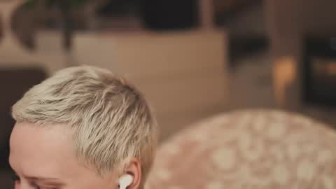 Snapshot of likaaberry chatting on November 9, 2025, 12:25 pm likaaberry online show from November 9, 2025, 12:25 pm