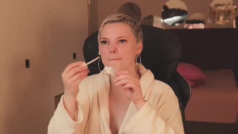 Snapshot of likaaberry chatting on November 27, 2025, 3:14 pm likaaberry online show from November 27, 2025, 3:14 pm