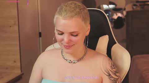 Snapshot of likaaberry chatting on December 17, 2025, 3:29 pm likaaberry online show from December 17, 2025, 3:29 pm