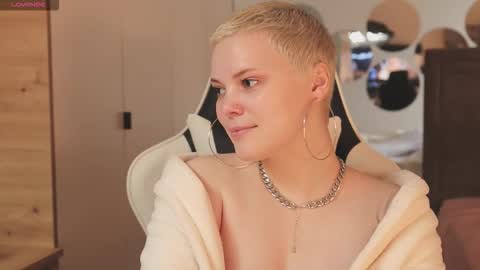 Snapshot of likaaberry chatting on December 21, 2025, 12:01 pm likaaberry online show from December 21, 2025, 12:01 pm