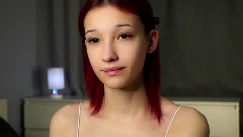 Emi online show from November 25, 2025, 11:21 am