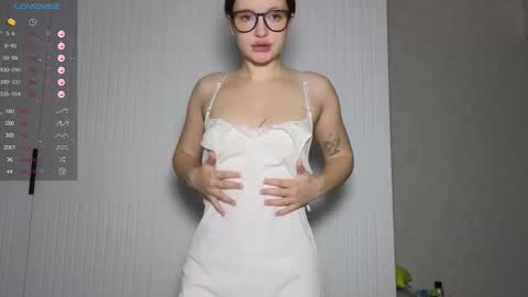 Call me Anna online show from December 14, 2025, 3:56 am