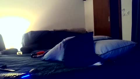 likthat121 online show from December 22, 2024, 1:00 pm