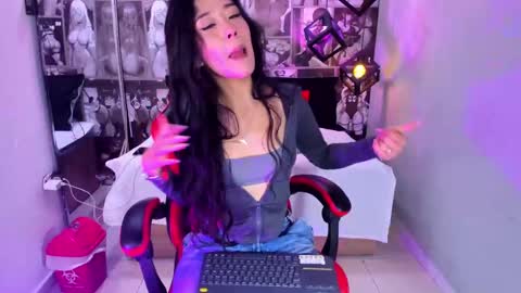 Snapshot of lil_cey chatting on September 11, 2025, 7:25 pm Lili Cey online show from September 11, 2025, 7:25 pm