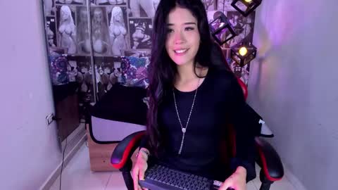 Snapshot of lil_cey chatting on September 30, 2025, 7:30 pm Lili Cey online show from September 30, 2025, 7:30 pm