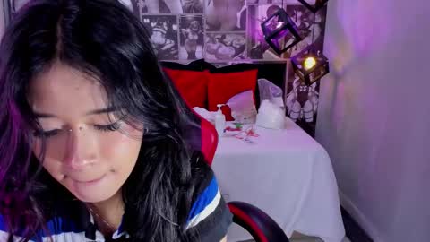 Snapshot of lil_cey chatting on October 19, 2025, 7:36 pm Lili Cey online show from October 19, 2025, 7:36 pm