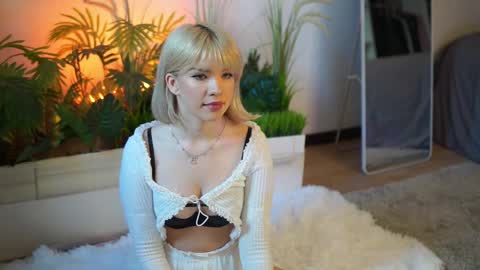 Snapshot of lil_chery chatting on September 28, 2025, 8:20 am lil_chery online show from September 28, 2025, 8:20 am