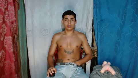 Snapshot of lil_condor_baby chatting on September 24, 2025, 2:04 am lil_condor_baby online show from September 24, 2025, 2:04 am