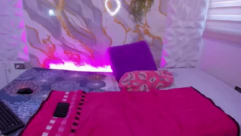 daphne and stuart online show from February 13, 2026, 7:10 pm