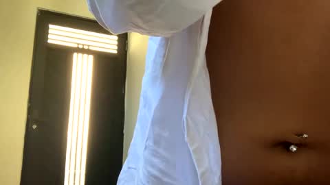 Snapshot of lil_ith chatting on December 8, 2024, 6:06 pm Lilith online show from December 8, 2024, 6:06 pm