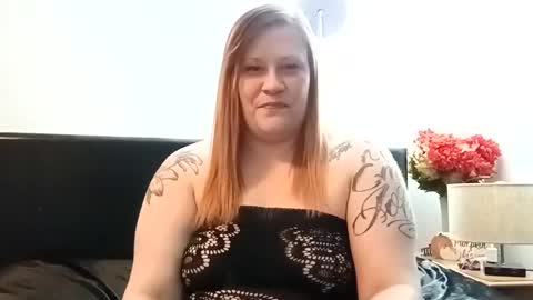 lil_nelli8 online show from March 4, 2025, 4:17 am