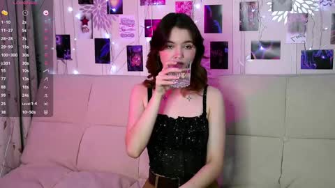 Snapshot of lil_raysss chatting on February 21, 2025, 4:40 am lil_raysss online show from February 21, 2025, 4:40 am