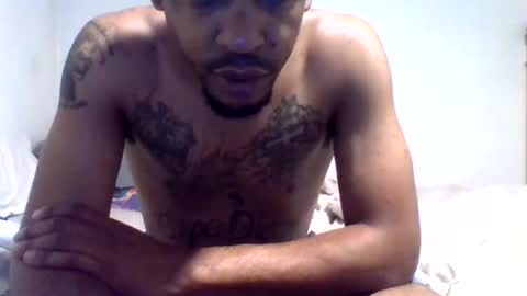 Snapshot of lil_shadow chatting on February 21, 2025, 5:35 am Trae online show from February 21, 2025, 5:35 am