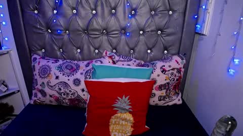   online show from February 5, 2025, 11:12 am