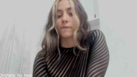 Ren online show from December 9, 2024, 11:03 pm