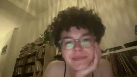 Snapshot of lilac_dreamsss chatting on May 25, 2026, 11:33 pm lilac_dreamsss online show from May 25, 2026, 11:33 pm